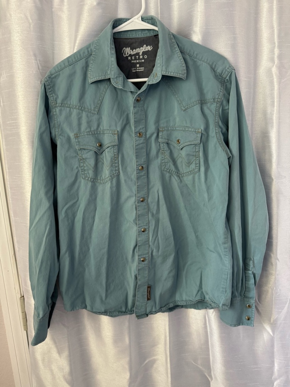 Wrangler Retro Button-Up Shirt in Teal Blue